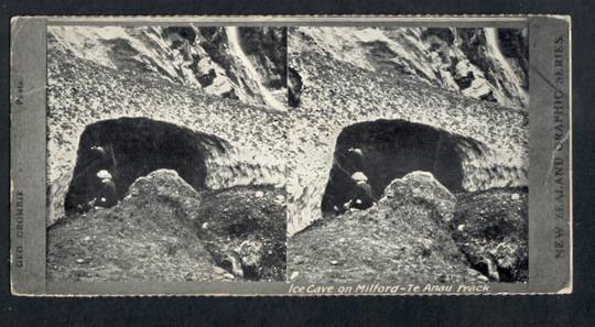 Stereo card New Zealand Graphic series of Ice Cave on the Milford Te Anau Track. - 140046 - Postcard