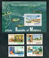 MALDIVE ISLANDS 1983 National Development Programme. Set of 4 and miniature sheet. - 20324 - UHM