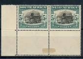 SOUTH AFRICA 1947 Definitive 5/- Black and Pale Blue-Green. Joined pair. - 20756 - UHM