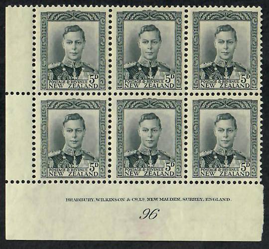 NEW ZEALAND 1938 Geo 6th Definitive 5d Grey. Block of 6. Plate 96 in the course paper. - 21869 - Mint