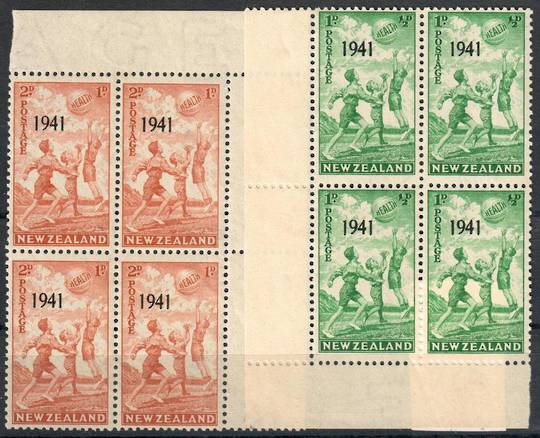 NEW ZEALAND 1941 Set of 2 in corner blocks of 4. - 21883 - UHM