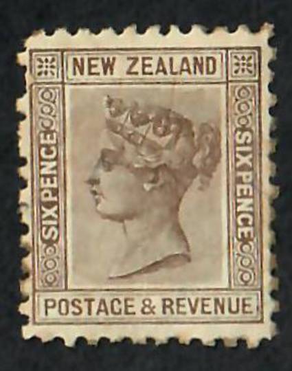 NEW ZEALAND 1882 Victoria 1st Second Sideface 6d Brown. Hinge remains. Good from the front. - 3543 - Mint