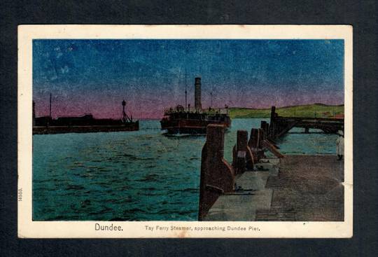 SCOTLAND Coloured postcard of the Tay Ferry Steamer approaching Dundee Pier. - 40310 - Postcard