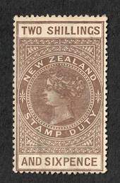 NEW ZEALAND 1882 Long Type Postal Fiscal 2/6 Brown. Screwdriver flaw on neck. - 4118 - MNG