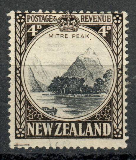 NEW ZEALAND 1935 Pictorial 4d Perf 14 Line. Wartime issue. - 4158 - VFU