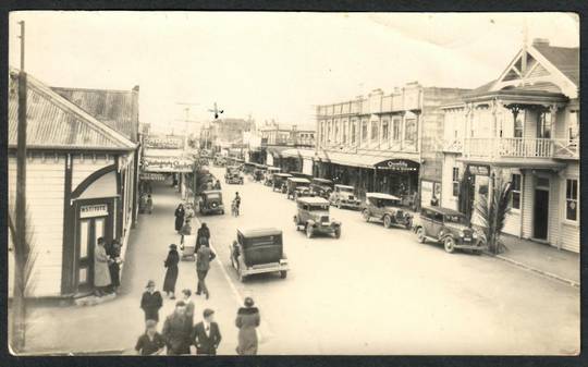 NEW ZEALAND Modern Reproduvtion of old postvard of New Zealand town. Superb for the number of vintage cars. - 41600 - Postcard