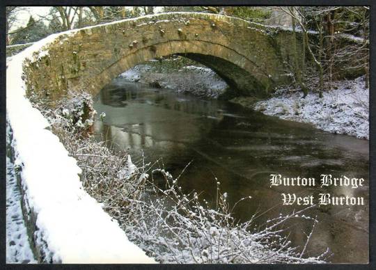 BURTON BRIDGE West Burton Yorkshire Dales. Modern Coloured Postcard. - 440719 - Postcard