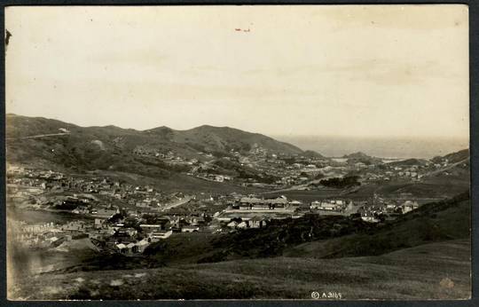 WELLINGTON Looking across to Island Bay. Real Photograph by Aldersley. A3169 - 47408 - Postcard