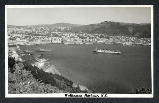 WELLINGTON HARBOUR Real Photograph by N S Seaward. - 47720 - Postcard