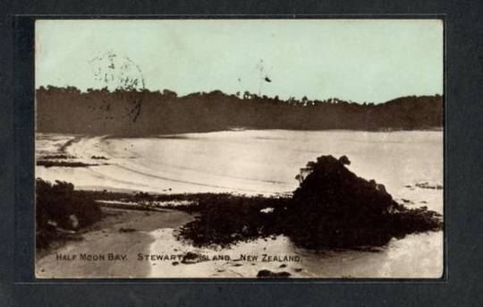 STEWART ISLAND HalfMooon Bay Tinted Postcard. - 49299 - Postcard