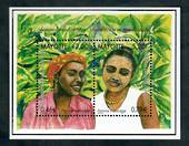 MAYOTTE 2000 Women of Mayotte. Miniature sheet. - 50249 - UHM