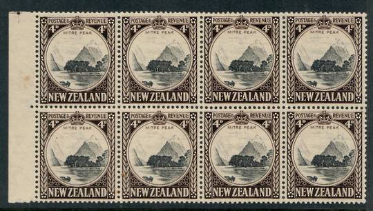 NEW ZEALAND 1935 Pictorial 4d Mire Peak. Multiple watermark. Block of 8. - 56535 - UHM