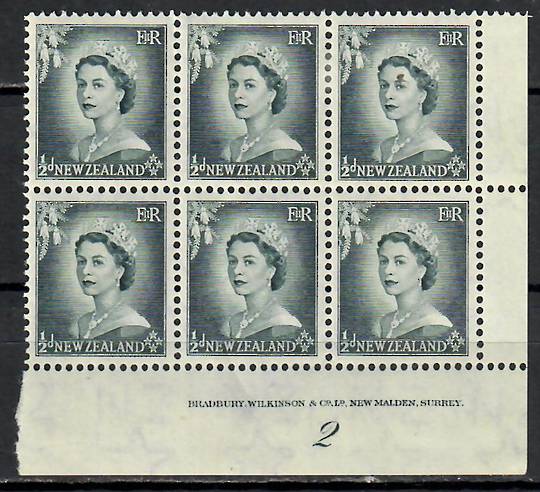 NEW ZEALAND 1953 Elizabeth 2nd Definitive ½d Grey. Plate Block 2. From the collection of Mr Colin Larson. - 57202 - LHM