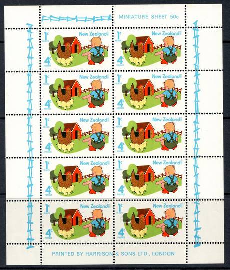 NEW ZEALAND 1975 Health Miniature Sheet.  Chickens. - 59018 - UHM