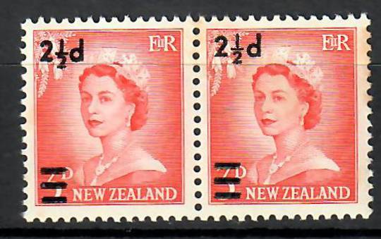 NEW ZEALAND 1961 Elizabeth 2nd Definitive 2½d surcharge on 3d Vermilion. Wide and narrow setting in joined pair. CP N42a & N42b