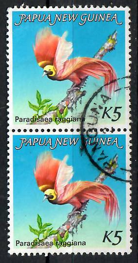 PAPUA NEW GUINEA 1982 Definitive $10 Bird of Paradise. Joined pair. Genuine usage. - 70507 - VFU