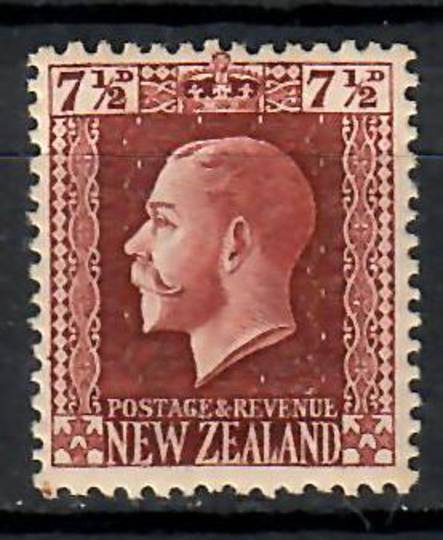 NEW ZEALAND 1915 Geo 5th Recess 7.1/2d Brown. Slightly off centre. - 70664 - LHM