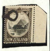 NEW ZEALAND 1935 Pictorial 4d Mitre Peak. Fine HM paper. Watermark 8. Perf 14 x 13½. Row 7/8 flaw. Doubled I of MITRE. - 71280 -