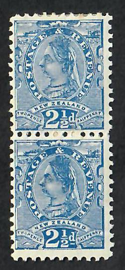 NEW ZEALAND 1890 Victoria 1st Second Sideface 2½d Dull Blue. Perf 11. Vertical pair. One hinged, one unhinged. I would seel the