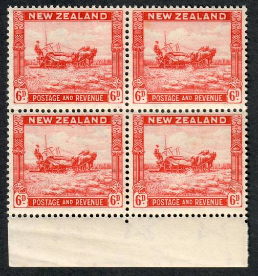 NEW ZEALAND 1935 Pictorial 6d Harvester. Perf 14½x14. Fine paper. Block of 4. - 75179 - UHM