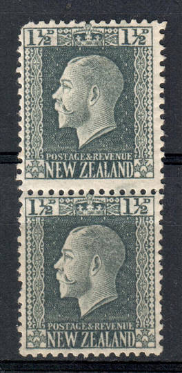 NEW ZEALAND 1915 Geo 5th Definitive 1½d Grey. Two perf pair. One blunt corner. - 79374 - Mint