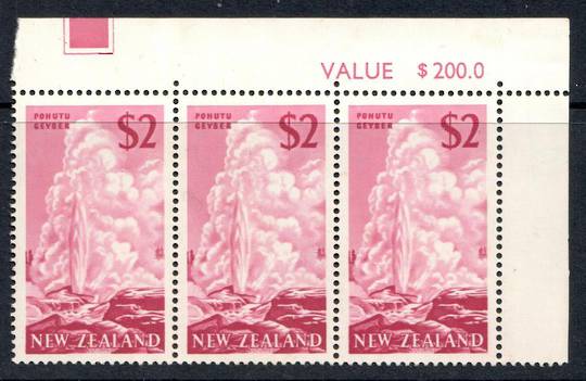 NEW ZEALAND 1967 Pictorial $2. Strip of 3. Top corner. - 79415 - UHM