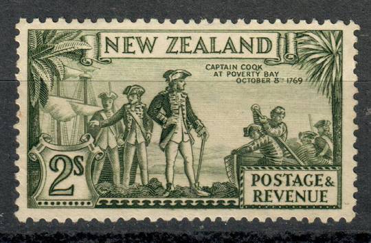 NEW ZEALAND 1935 Pictorial 2/- Olive-Green. Perf 13-14x13½.   Captain Coqk flaw. - 79444 - j
