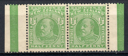 NEW ZEALAND 1909 Edward 7th Definitive ½d Green. Booklet pair with side selvedge - 79615 - UHM
