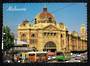 AUSTRALIA Modern Coloured Postcard of the front of Flinders Street Railway Station. - 444820 - Postcard